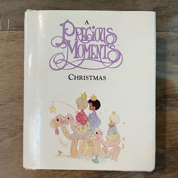 Like New Mini Christian-Themed Christmas Book - Picture 1 of 16